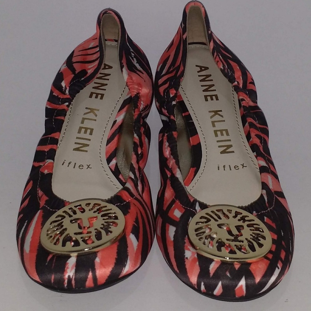 Anne Klein Jannie Black White Talk Coral